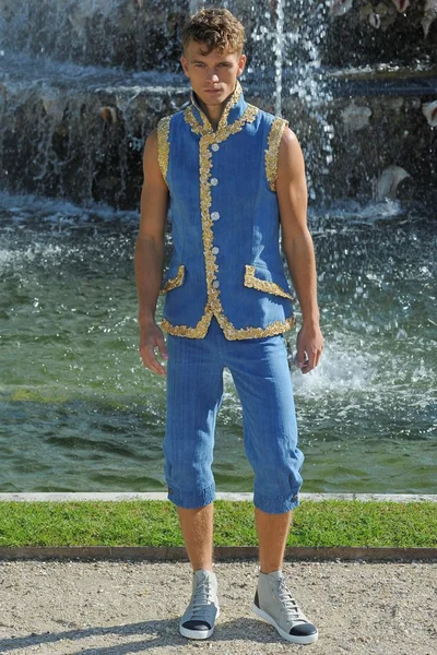 Look 38